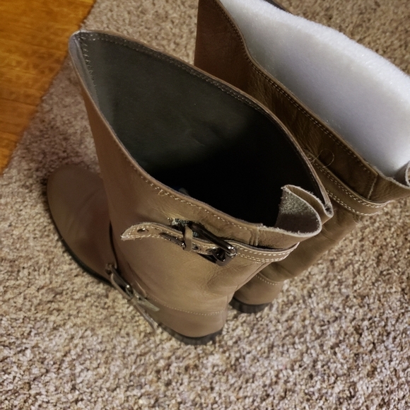 Ladies leather boots - Picture 2 of 13